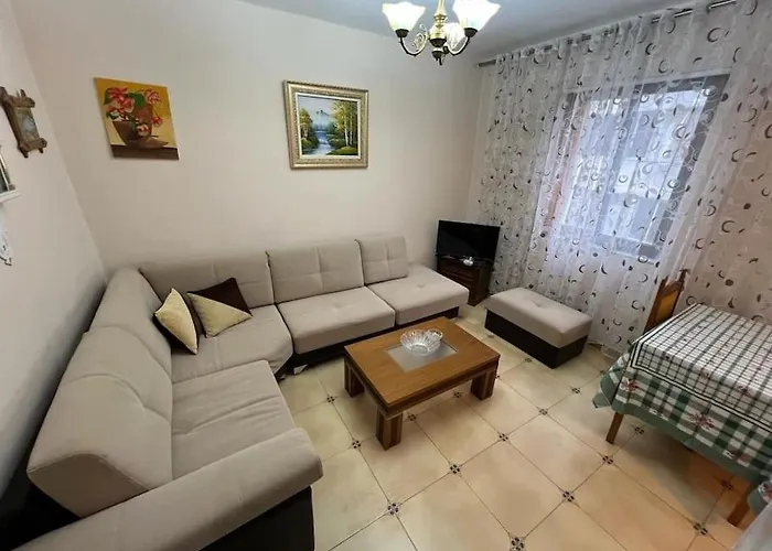 Appartamento Lovely Apartment- Center Shkodër