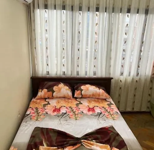 Lovely Apartment- Center アパート