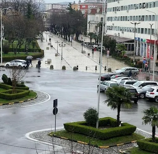 Lovely Apartment- Center アパート Shkodër